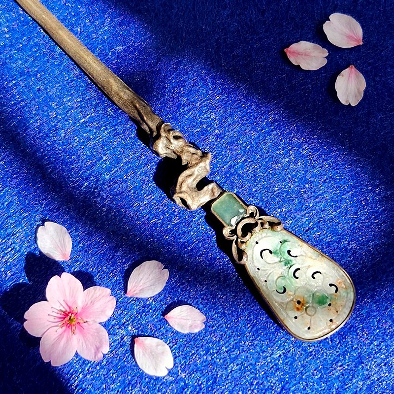 A Hair Pin Named “Butterfly Dance Among Immortal Blossoms”