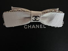 CHANEL 21P NEW LAMBSKIN LEATHER GOLD CHAIN ECRU GOLD BOW BERRETTE GOLD CC BOX