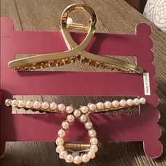 Sunday State Gold and Pearl Hair Clips