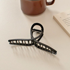 Random 2 PCS Lot 2 Hair Claw Clips Metal Elegent Black Women Suitable Hairstyle