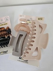 Hair Accessories 3 Sets Clips And Scrunchies. (212)