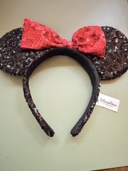 Authentic Disney Parks Minnie Mouse Ears Headband – Sequined Black with Red Bow