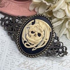 Skull Wicca Gothic Dragon pagan Wedding Gift Hair Clip Jewelry Comb viking