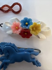 Vintage 50s 60s Hair Clip Barrett White Bow Flowers Blue Horses Holdette Tilco