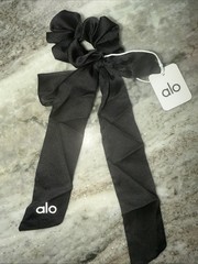 Alo Yoga New love knot hair tie Black kids women hair bow