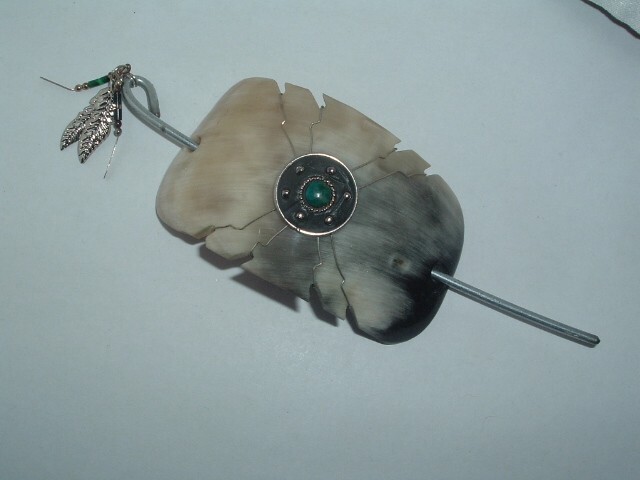 VINTAGE SOUTHWESTERN LUCITE PLASTIC BUN HOLDER BUN WRAP WITH METAL STICK