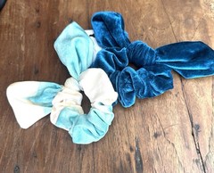 Set Of 2 Wired Scrunchies/ Plush