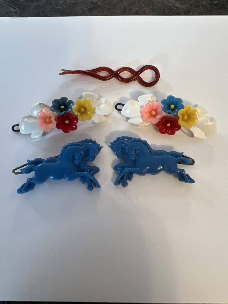 Vintage 50s 60s Hair Clip Barrett White Bow Flowers Blue Horses Holdette Tilco