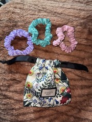 GUCCI Beauty Floral Pouch + 3 Silk Scrunchies Set BN SealedHair Accessories