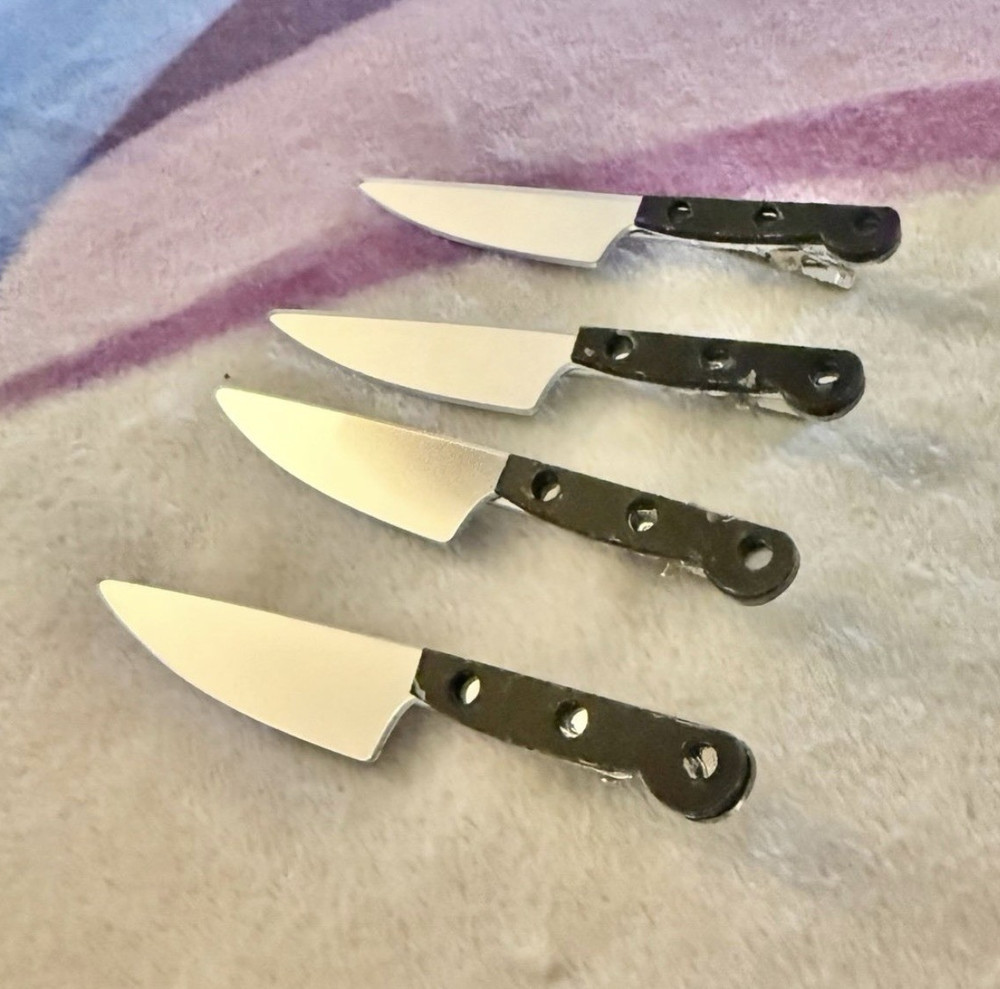 Set of 4 Knife-Shaped Alligator Hair Clips, Silver/Black Metal & Plastic