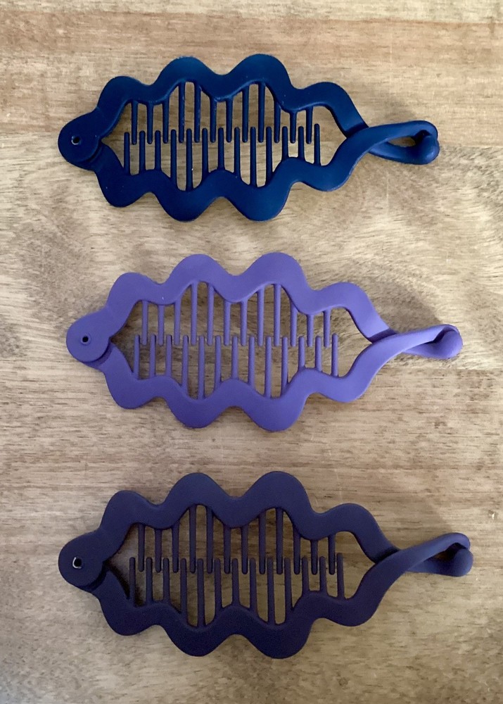 3 NEW Scalloped Banana Clips/Claws, Soft Plastic 5 1/2 “ Long-2 1/2” Wide