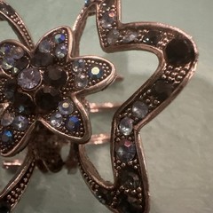V Pretty Hair Clip for Women Big Size In Silver Oxidize & Blue Stone hair Claw