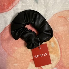 NWT! Rare SPANX Black FAUX LEATHER Hair SCRUNCHIE / HAIR TIE / HAIRBOW ~ OSFM