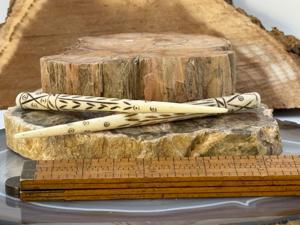 PAIR of 4.5″ Hand Carved Buffalo Bone Brown & White Natural Hair Sticks–2323.25