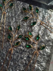 11 Pc Emerald Green Rhinestone Hair Pins With Gold Tone Accents /combs