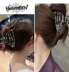 NWT Skull Skeleton Hand Bone Hair Clip Metal Skull Claws Hair Accessories (J123)