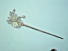 VINTAGE RHINESTONE & FAUX PEARL FLOWER METAL HAIR STICK HAIR ACCESSORY