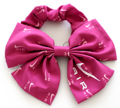 Nike Bow Ponytail Holder 2.0 Cosmic Fuchsia/White Women’s
