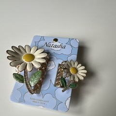 Natasha Women’s Daisy Flower Hair Claw Clip Set White Yellow Green Gold