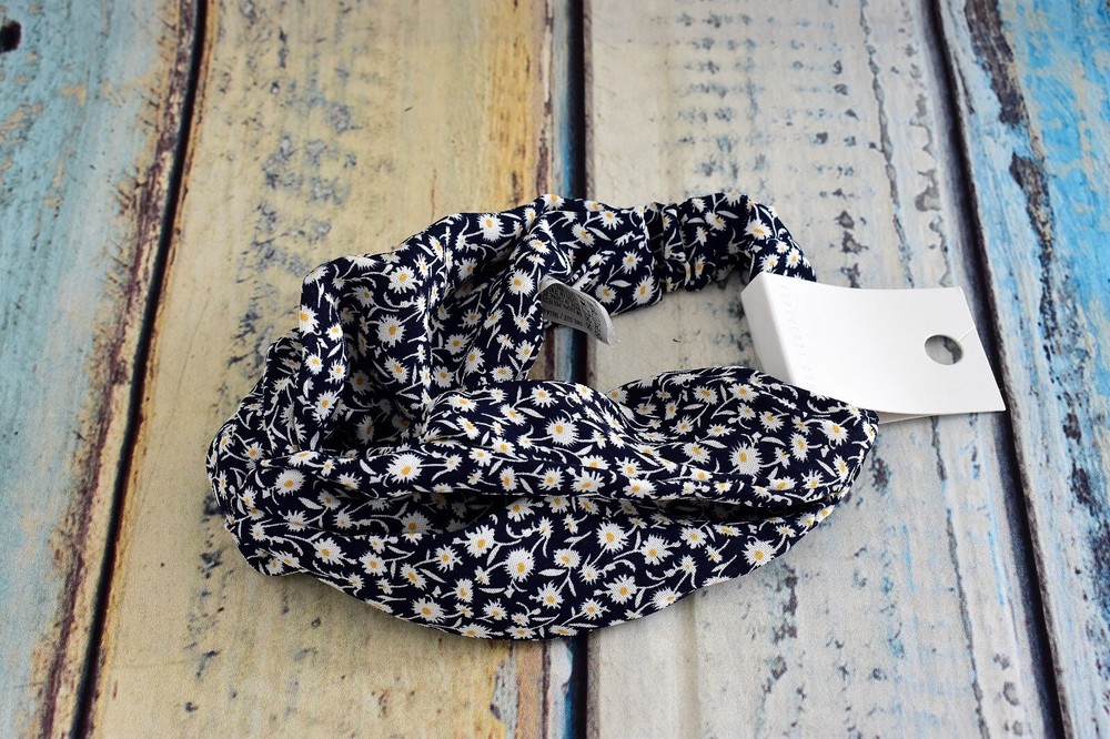 Women’s Forever 21 Daisy Floral Twisted Headwrap ONE SIZE Navy Multicolor NWT