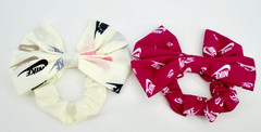 Nike Bow 2 Pack Women’s Ponytail Holder All Over Print Sail/Active Pink/Black