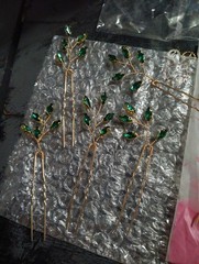 11 Pc Emerald Green Rhinestone Hair Pins With Gold Tone Accents /combs