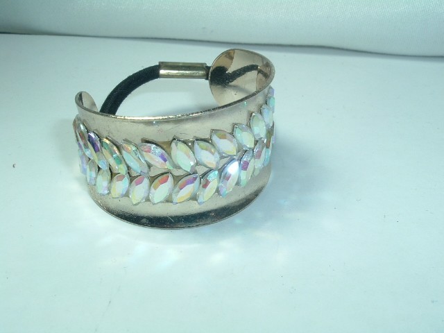 VINTAGE METAL WITH PLASTIC GEM ACCENT PONYTAIL HOLDER HAIR ACCESSORY