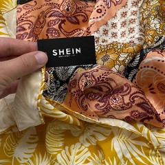 Shein Women’s 2-Pack Silky Floral Bandanas One Size Paisley Leaves NWT