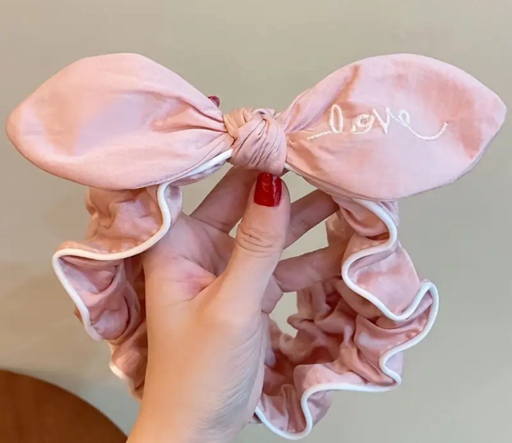 Makeup Headband, Pink, Wired Bow, Super Cute On! New, Sealed!