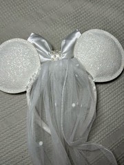 Disney Park Bridal White Minnie Mouse Ear Headband with Veil