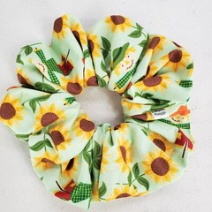 Handmade Women’s Scrunchies size XL Cotton Fabric Green Fall Season Print New