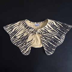 GANNI Yellow Zebra Print Collar – Fashion Accessory