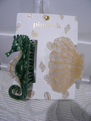 NEW PIPER-.K STUNNING ABS MARBLELIZED PLASTIC 4″ HAIR CLIPS SEA HORSE & SHELL