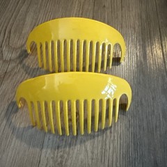 Vintage 1980’s GOODY TZERS Hair Cincher Clip Banana Combs 2 Large 5.5” YELLOW