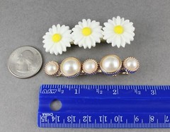 daisy flower faux pearl 2.5″ wide barrette alligator hair clip set of 2