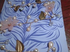 WHITE PEARL AND PINK FLOWER GOLDEN HAIR WRAP BUN WRAP NEW W TAG