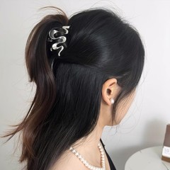 Large Gold Butterfly Hair Claw Clips with Pearl & Crystal – Non-Slip Hair Access