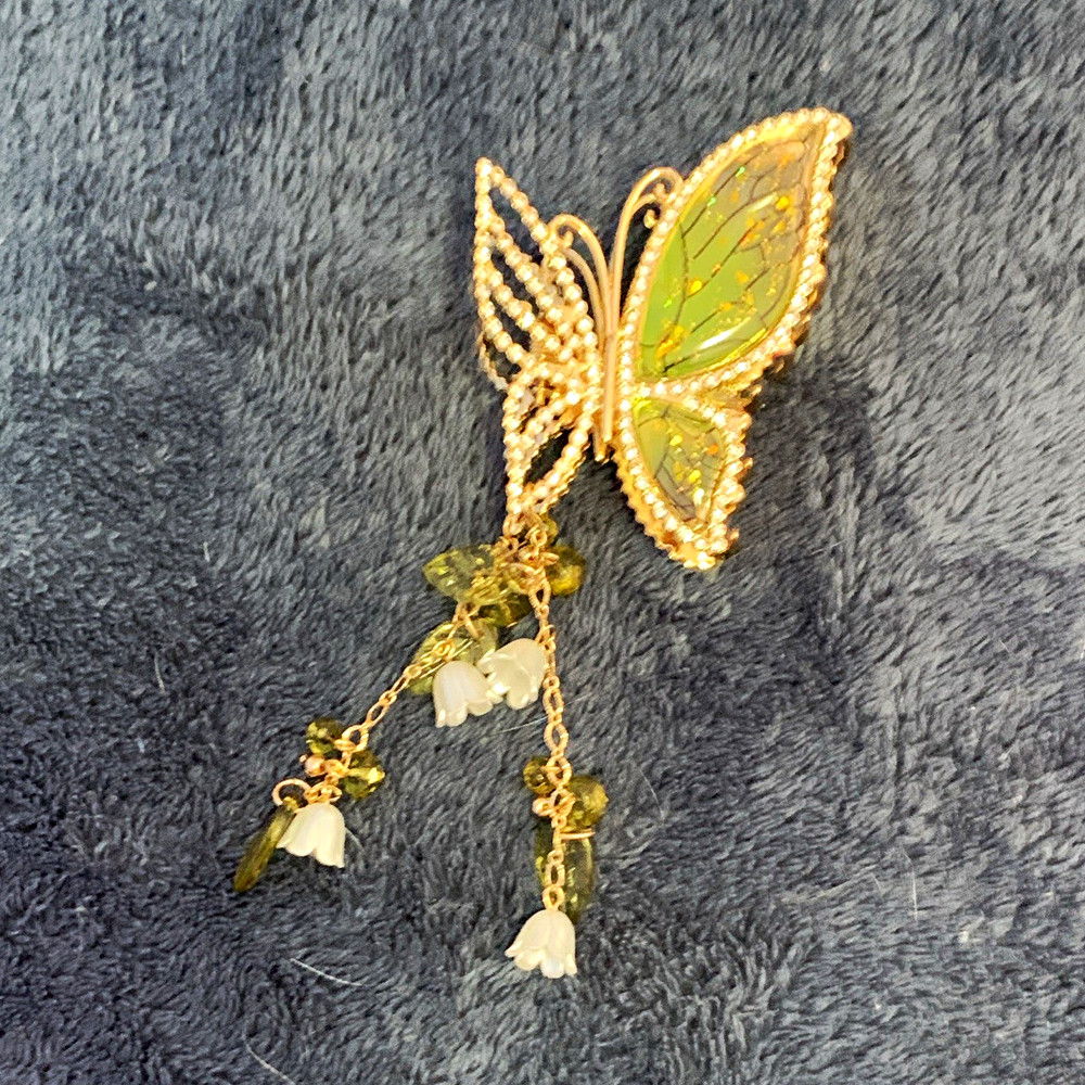Hair Claw Clip Plastic Green Wings White Flower Dangle 1PCS