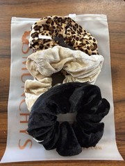 Smunchys Zipper Pocket Scrunchies Lot Of 3 Velvet Black, Leopard & Cream New USA
