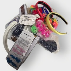 NEW Vintage Lot of 25- Hair Accessories Hair Bands Barrettes Clips Scrunchies 04