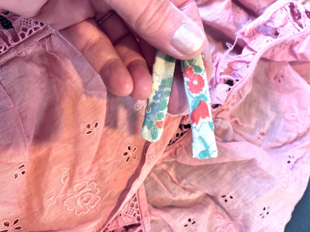 1930s Printed Cotton Sheer Fabric Hair Clips on Straight Alligator Clips