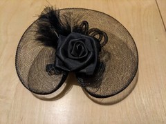 Feathered flower lace hair clip in black