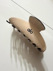 alo Beige Logo Hair Claw Clip Solid Plastic for Women, Casual