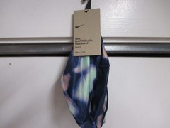 NIKE DRI-FIT WOMENS STUDIO HEADBAND (ONE SIZE) NWT BLUE & WHITE TIE DYE PATTERN