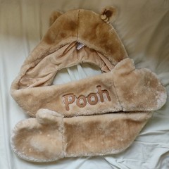 Japan Tokyo Disney Winnie the Pooh Bear ears headband hat hooded scarf glove