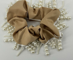 NEW ICING Claires Beige Scrunchie Faux Pearl Bead Fringe Dangle Hair Accessory