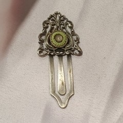 Vintage Victorian Silver Tone Filigree Metal Hair Comb Clip w/ Green Cabochon
