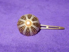 Jewelry- Accessory – Vintage Hair Clip – Round Pearl & Gold Design – 3/4″ + Clip