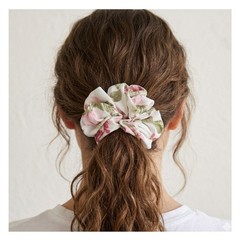 Women Hair Scrunchies Claw Clip Set 3pcs White Satin FloralElastic Daily Style