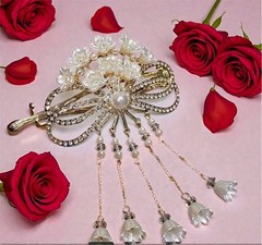 Elegant Alloy Hair Clip with Tassel and Bow Design, Single Piece Floral Hairpin
